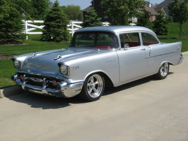 1957 Chevrolet Bel Air/150/210 RESTOMOD