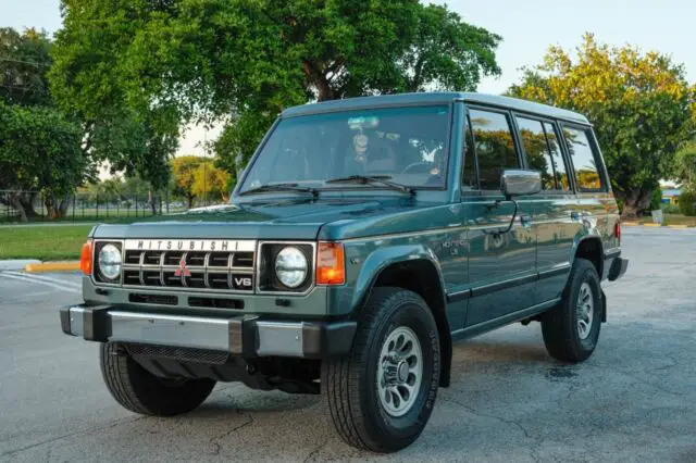 1991 Mitsubishi Montero LS