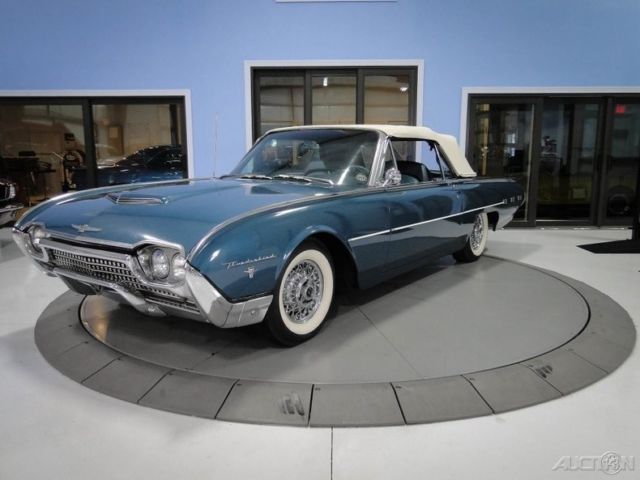 1962 Ford Thunderbird