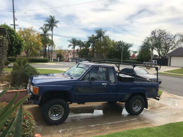 1985 Toyota 4X4 HILUX PICKUP TRUCK STRAIGHT AXLE All original