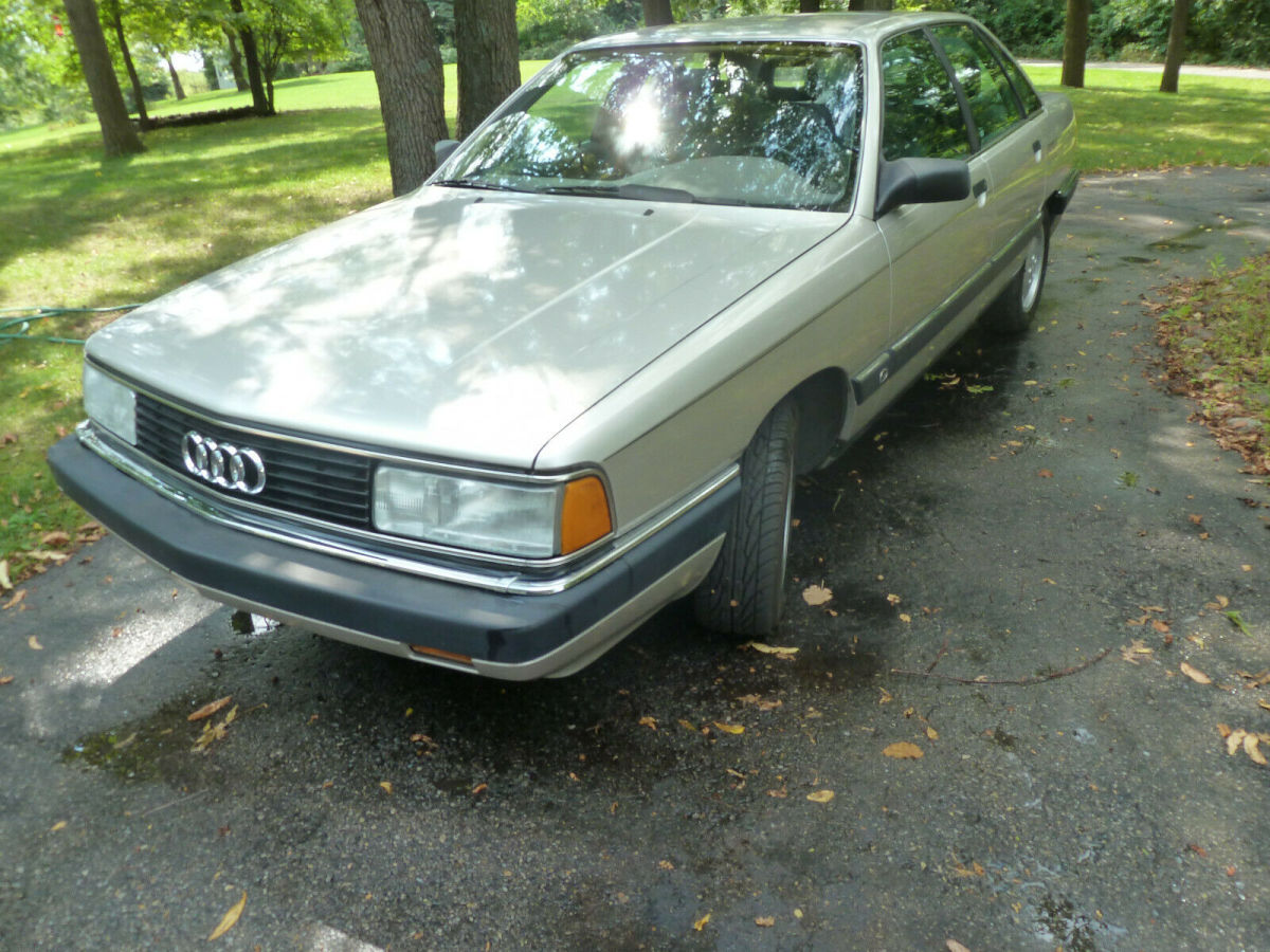 1989 Audi 200 Type 44