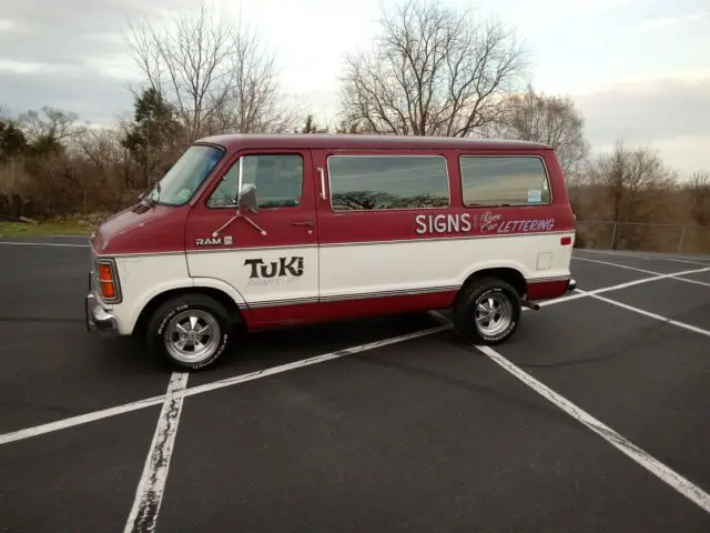 1984 Dodge Ram Van 150