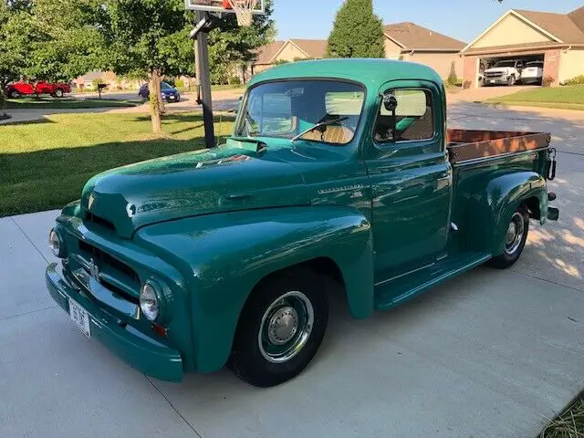 1955 International Harvester R100 350 C.I. (300 HP) V8 w/ 4BBL