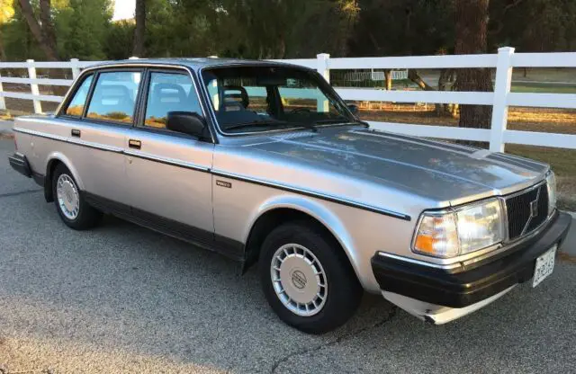 1989 Volvo 240 DL SEDAN (California)