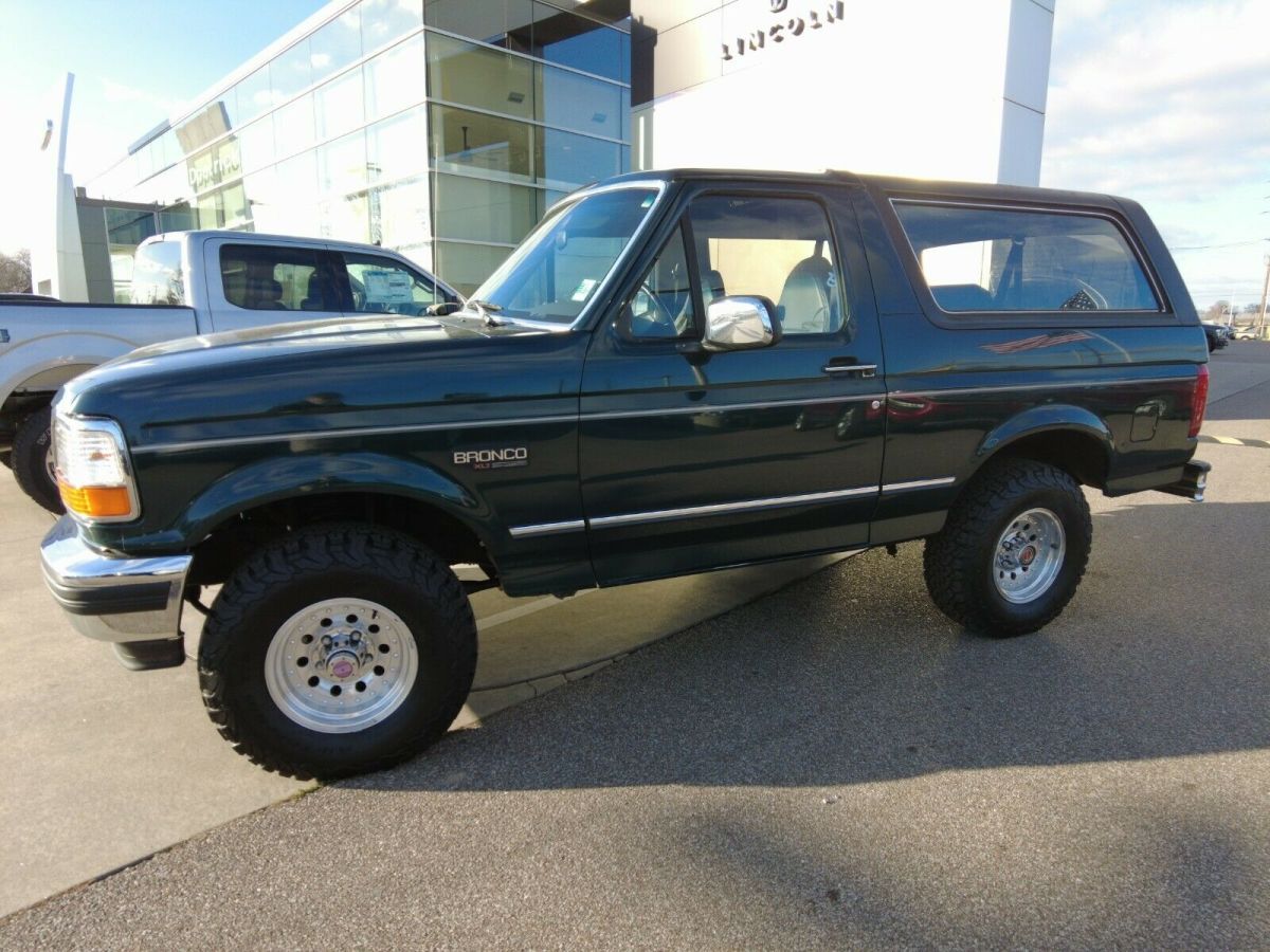 1993 Ford Bronco XLT