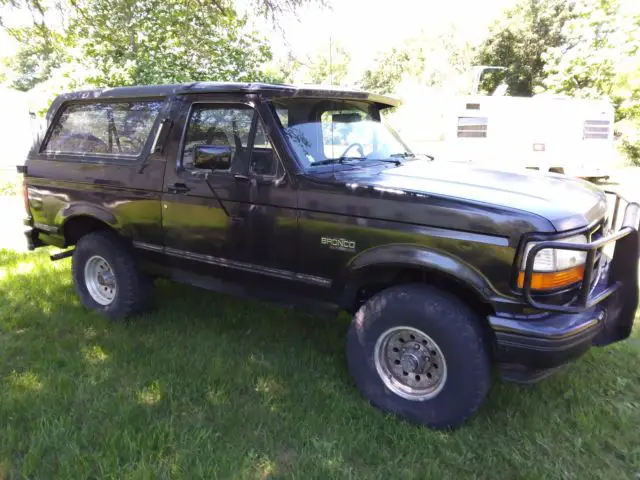 1992 Ford Bronco XLT Nite Edition