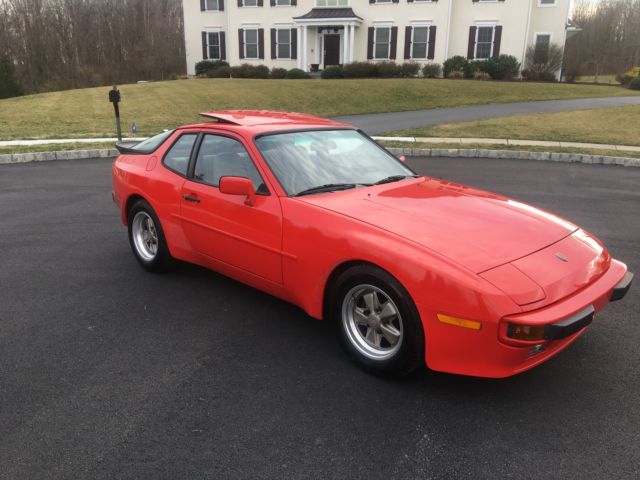 1984 Porsche 944 2 door coupe