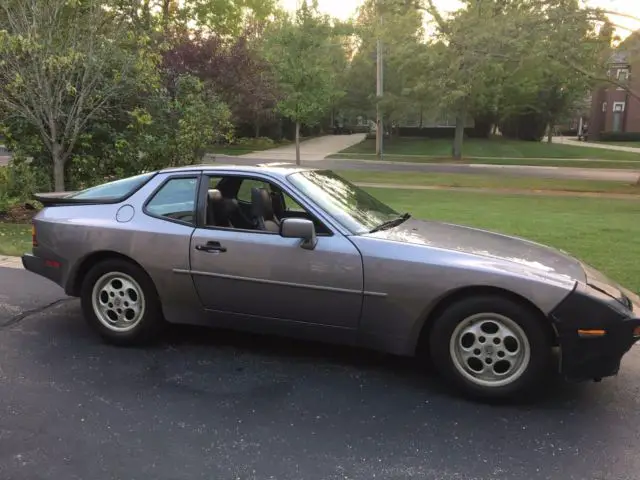 1987 Porsche 944 Base