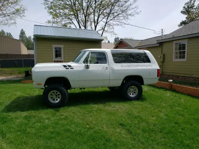 1989 Dodge Ramcharger LE 4X4