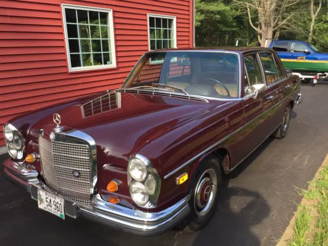 1968 Mercedes-Benz 200-Series 250 Sedan