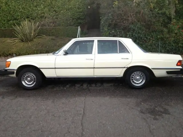 1978 Mercedes-Benz 200-Series