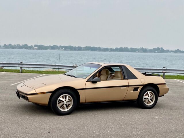 1986 Pontiac Fiero 32K Miles Excellent Cond - No Reserve!!