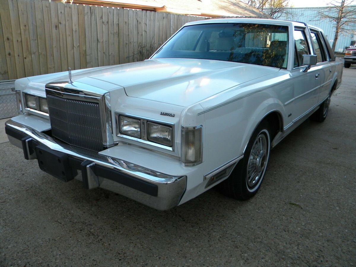 1988 Lincoln Town Car