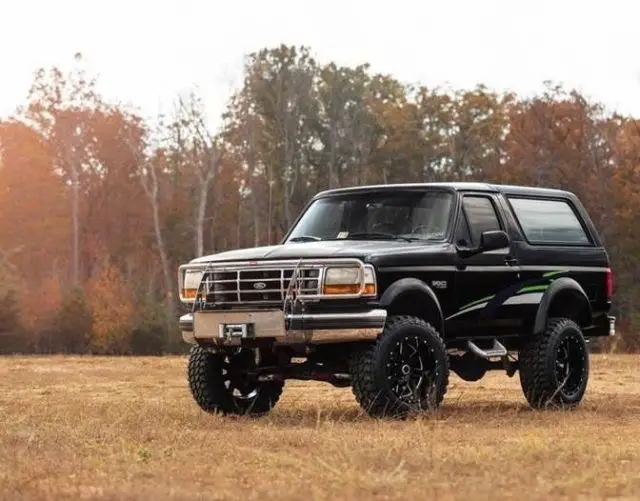 1994 Ford Bronco XLT 2dr 4WD SUV