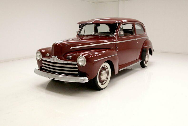 1946 Ford Deluxe 2 Door Sedan