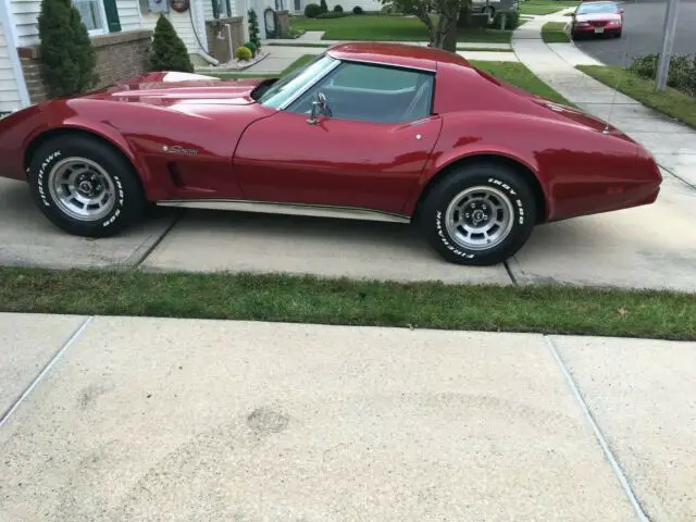 1976 Chevrolet Corvette deluxe interior / leather seats