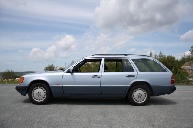 1991 Mercedes-Benz 300-Series 4Matic Wagon 4-Door