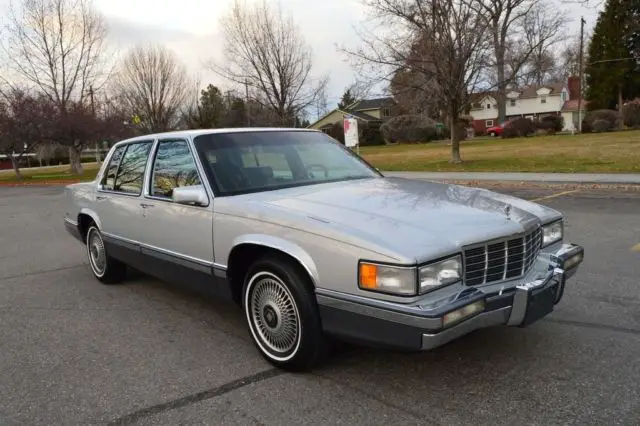 1992 Cadillac DeVille Base Sedan 4-Door