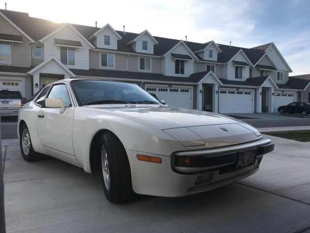 1985 Porsche 944 Standard