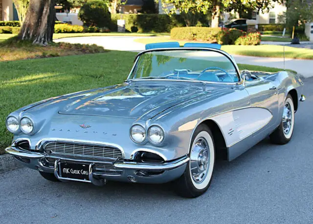 1961 Chevrolet Corvette RESTORED TWO TOP ROADSTER - 500 MI