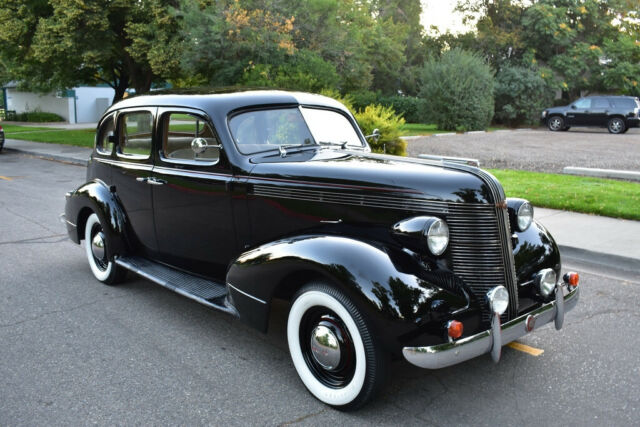 1937 Pontiac Deluxe 224 Deluxe
