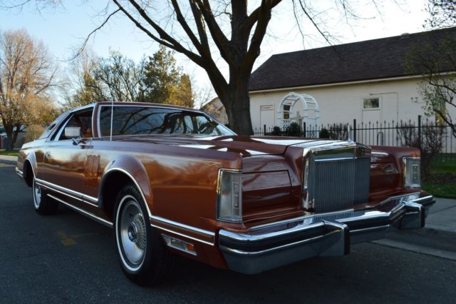 1977 Lincoln Continental 2 DOOR COUPE