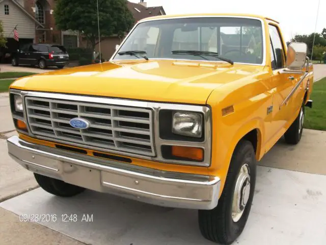 1983 Ford F-350 6.9 LITER V8 DIESEL -  4 SPEED