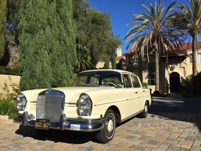 1960 Mercedes-Benz 200-Series