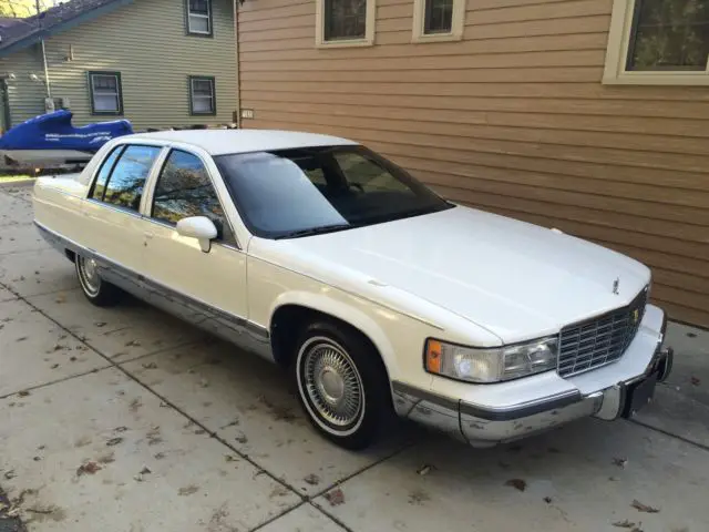 1993 Cadillac Fleetwood 33,222 Miles Beautiful Condition