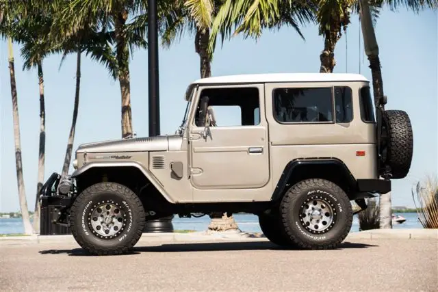 1977 Toyota Land Cruiser US MODEL FJ40 CONVERTIBLE HARDTOP