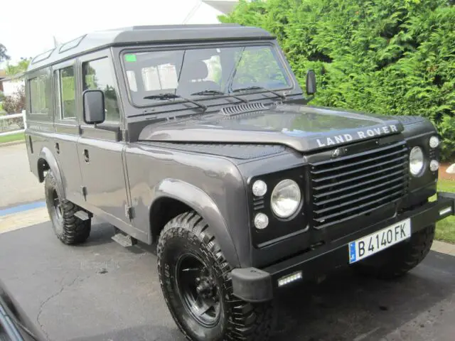 1982 Land Rover Defender 110. SANTANA DIESEL 5SPD LHD DRY 4x4 LOW MILES