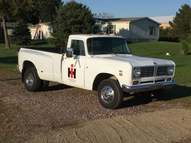 1973 International Harvester 1210 Binder