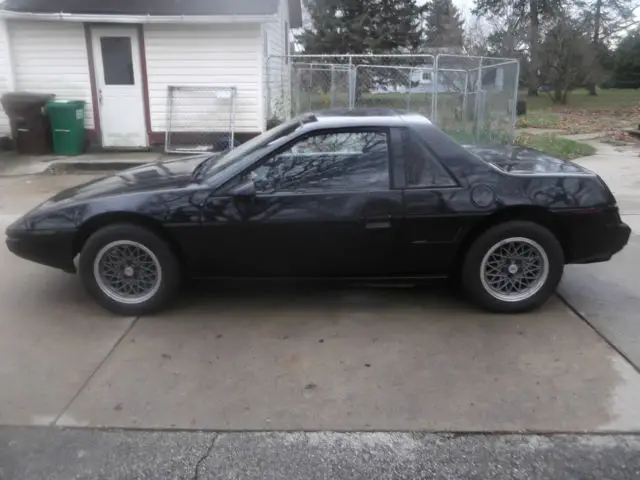 1986 Pontiac Fiero coupe