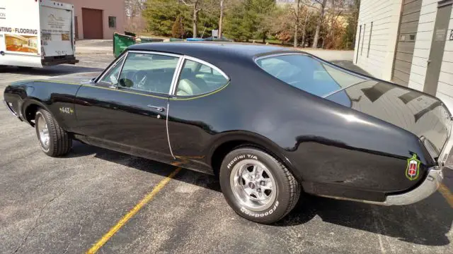 1969 Oldsmobile Cutlass F-85 Sport Coupe