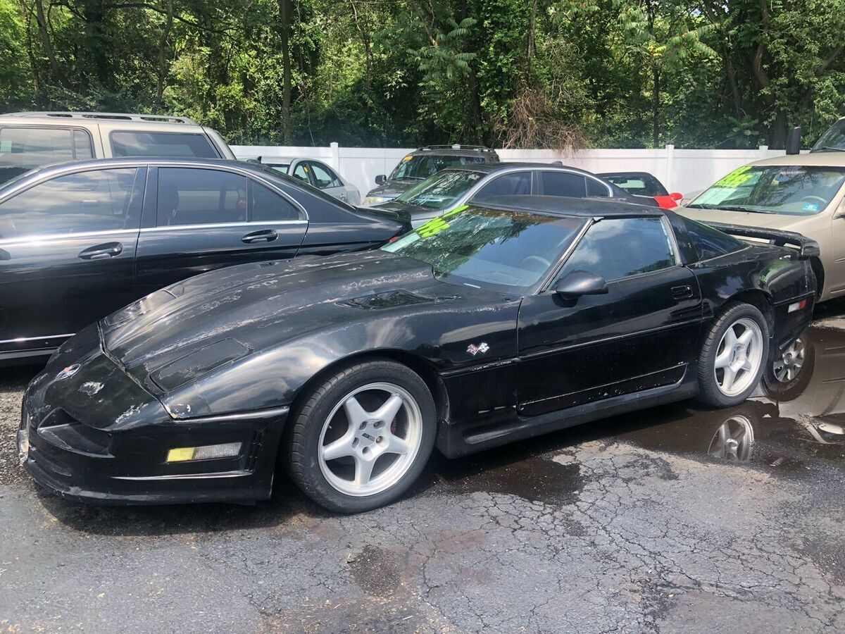 1989 Chevrolet Corvette Base 2dr Hatchback