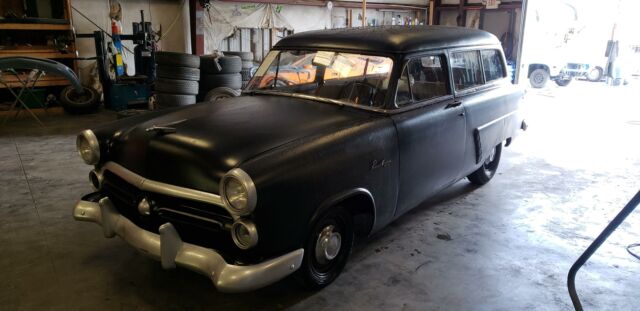 1952 Ford ranch wagon --