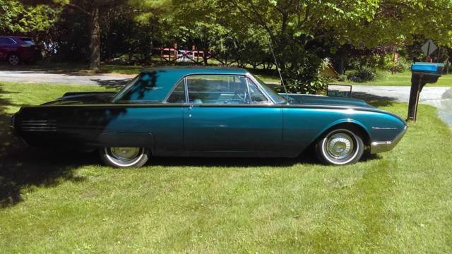 1961 Ford Thunderbird