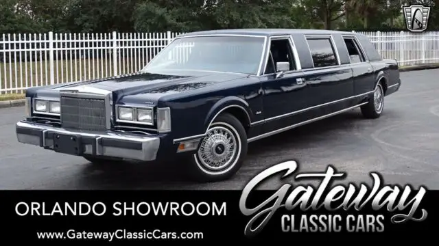 1988 Lincoln Town Car Limousine