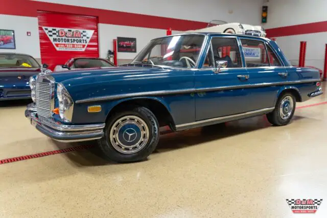 1969 Mercedes-Benz 200-Series Sedan