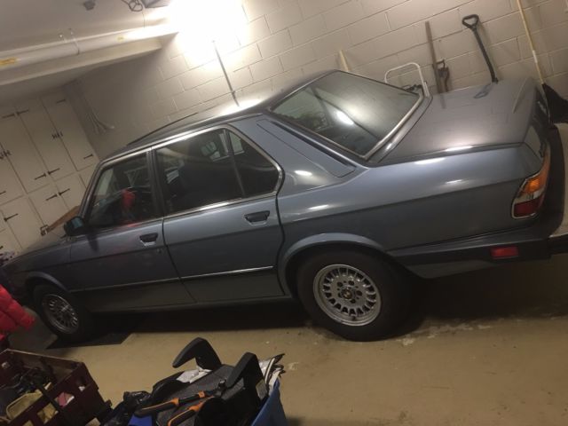 1988 BMW 5-Series Blue fabric