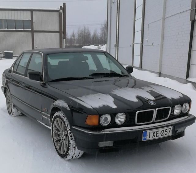 1992 BMW 7-Series