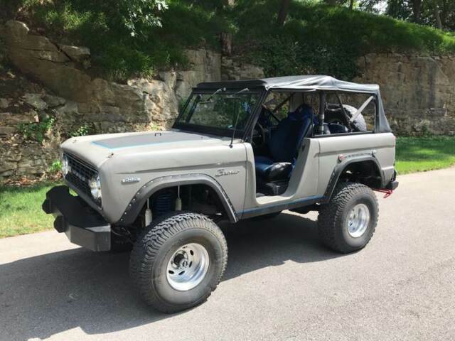 1967 Ford Bronco V8