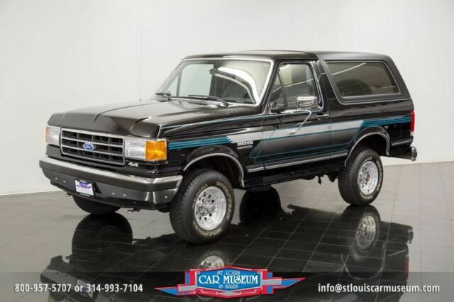 1990 Ford Bronco XLT 4x4 --