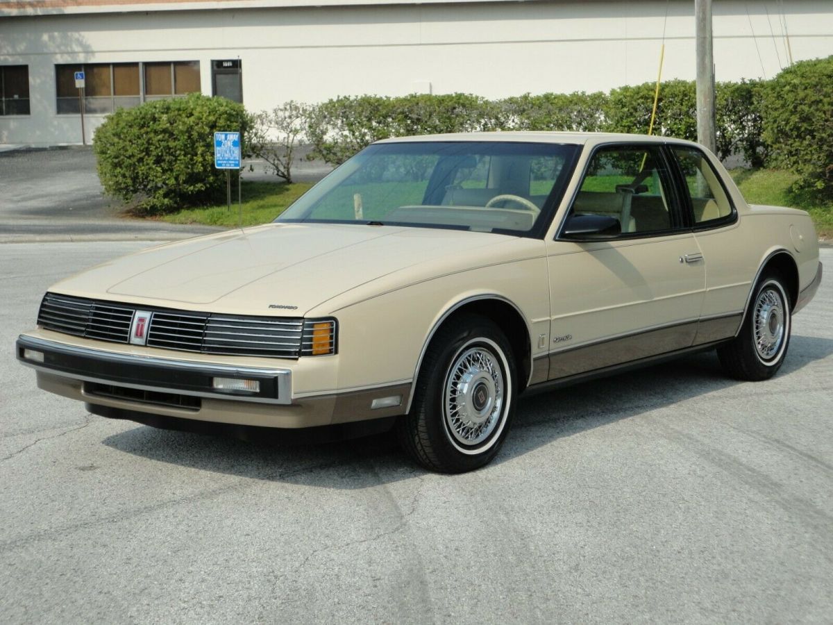 1986 Oldsmobile Toronado Brougham