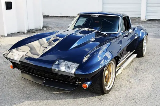 1965 Chevrolet Corvette C2 Stingray Outlaw