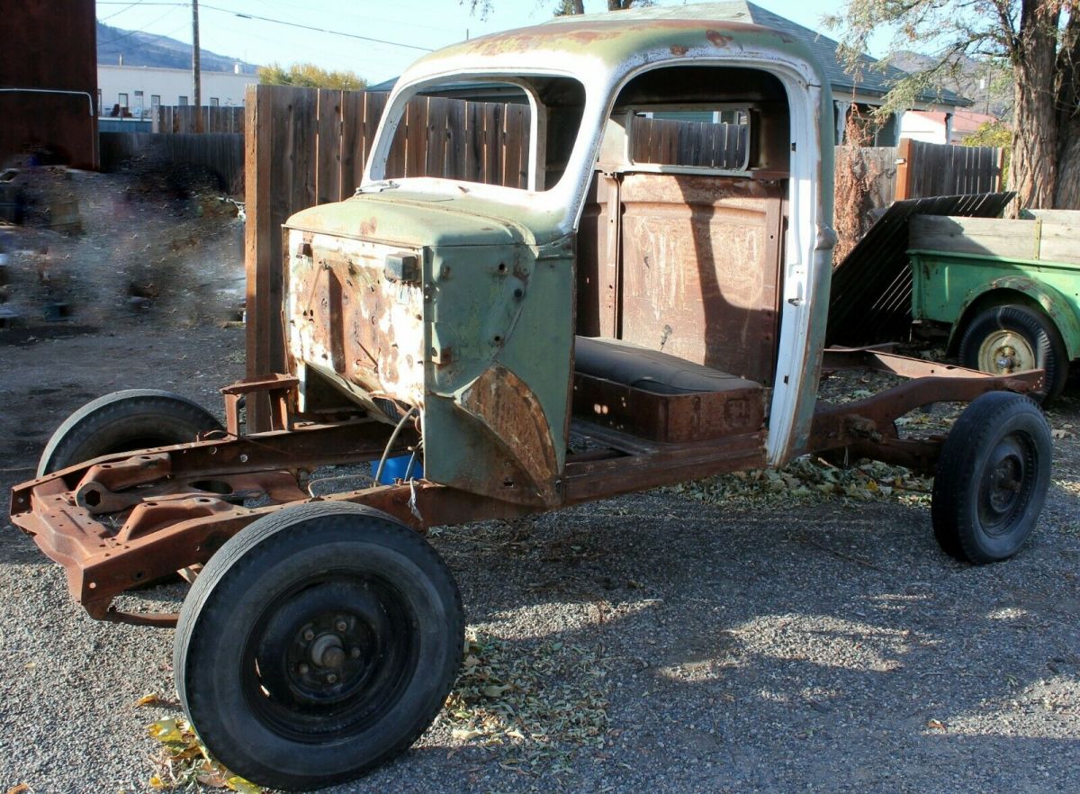 1946 Ford F-100