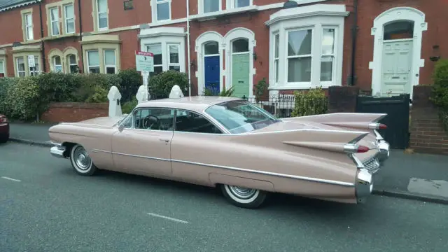 1959 Cadillac 2dr coupe   series 62 original.