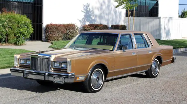 Lincoln Town car 1984