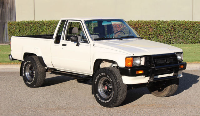 1986 Toyota Pickup, 4x4 Pickup 4x4 Xtra Cab, 100% Rust Free