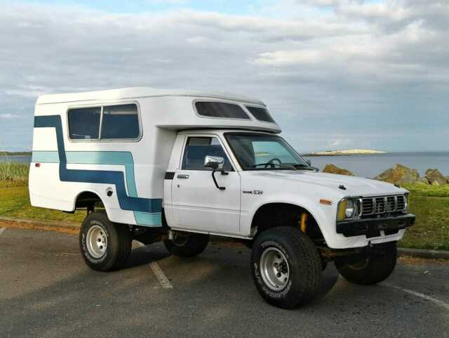 1979 Toyota Pickup Chinook Pop Top Camper